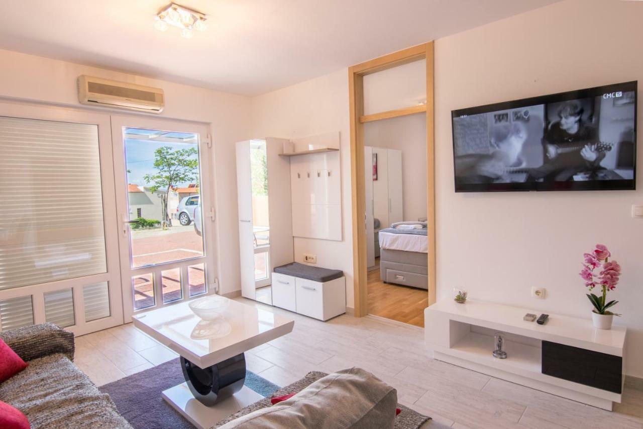 Lidija 2 Appartement Makarska Buitenkant foto