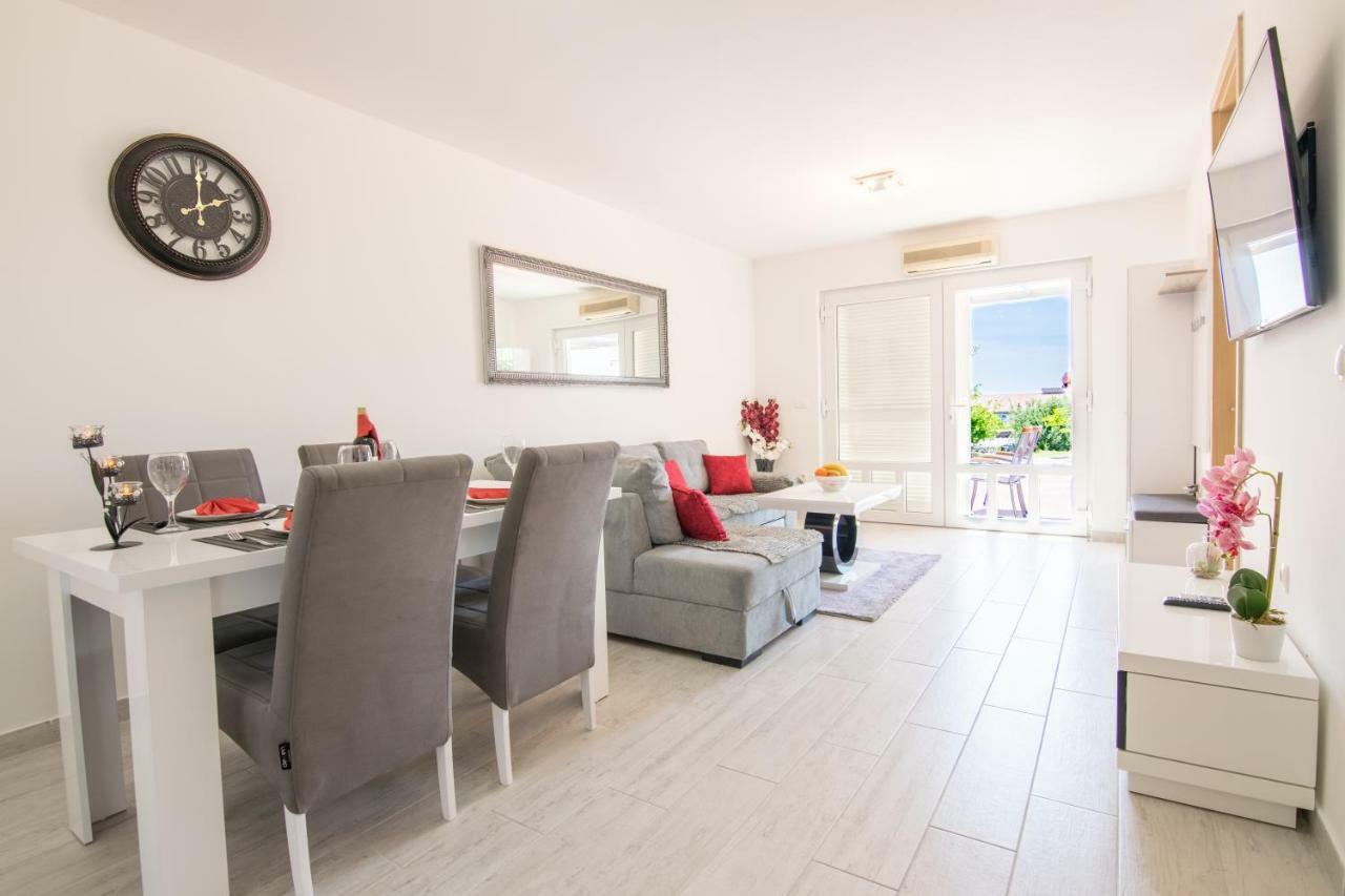Lidija 2 Appartement Makarska Buitenkant foto