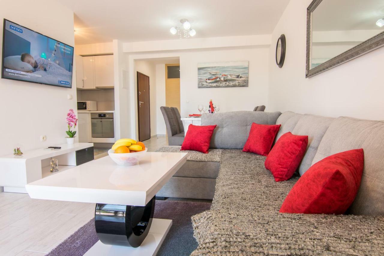 Lidija 2 Appartement Makarska Buitenkant foto